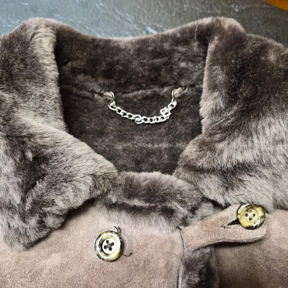 VTG Shearling Coat – Suede Outer, Shearling Collar & Cuffs 2 Pockets Canada - Picture 6 of 8